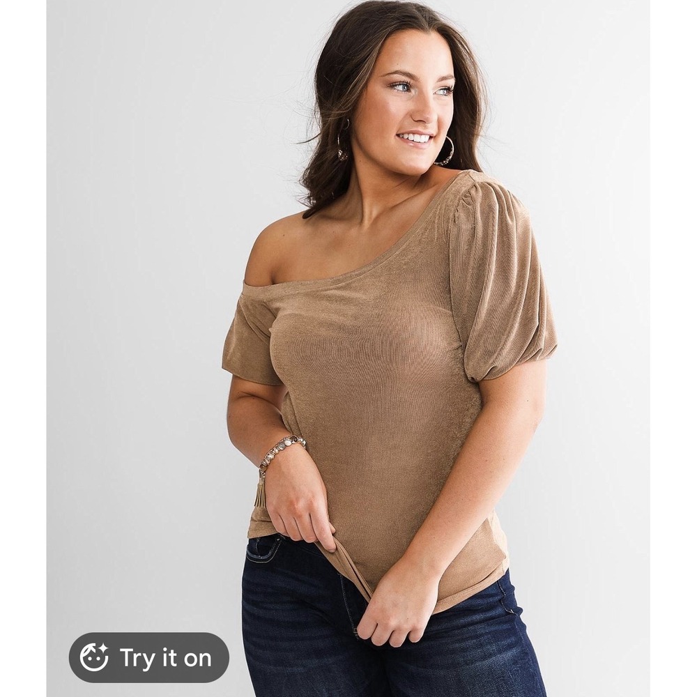 NWT Buckle beige asymmetrical off-the-shoulder top Short Puff Sleeve Texture Med
